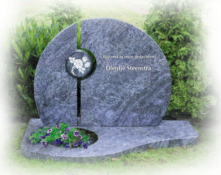 Rondvormig grafmonument in orion blue graniet