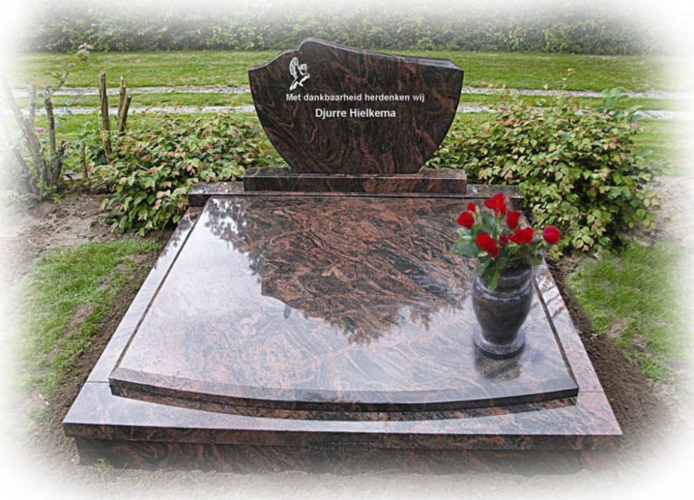 dubbel grafmonument aurora red graniet met bedekking