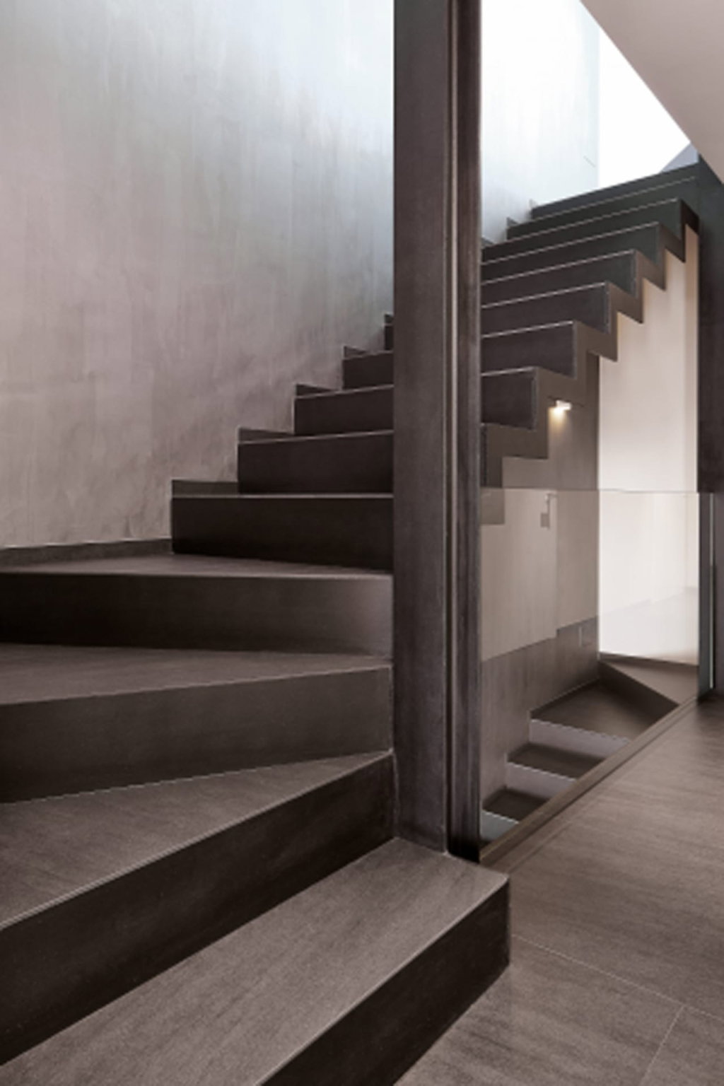 Basalt Black 16