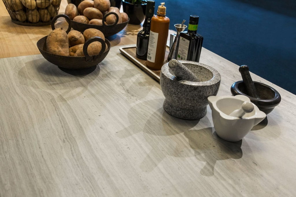 Neolith strata argentum