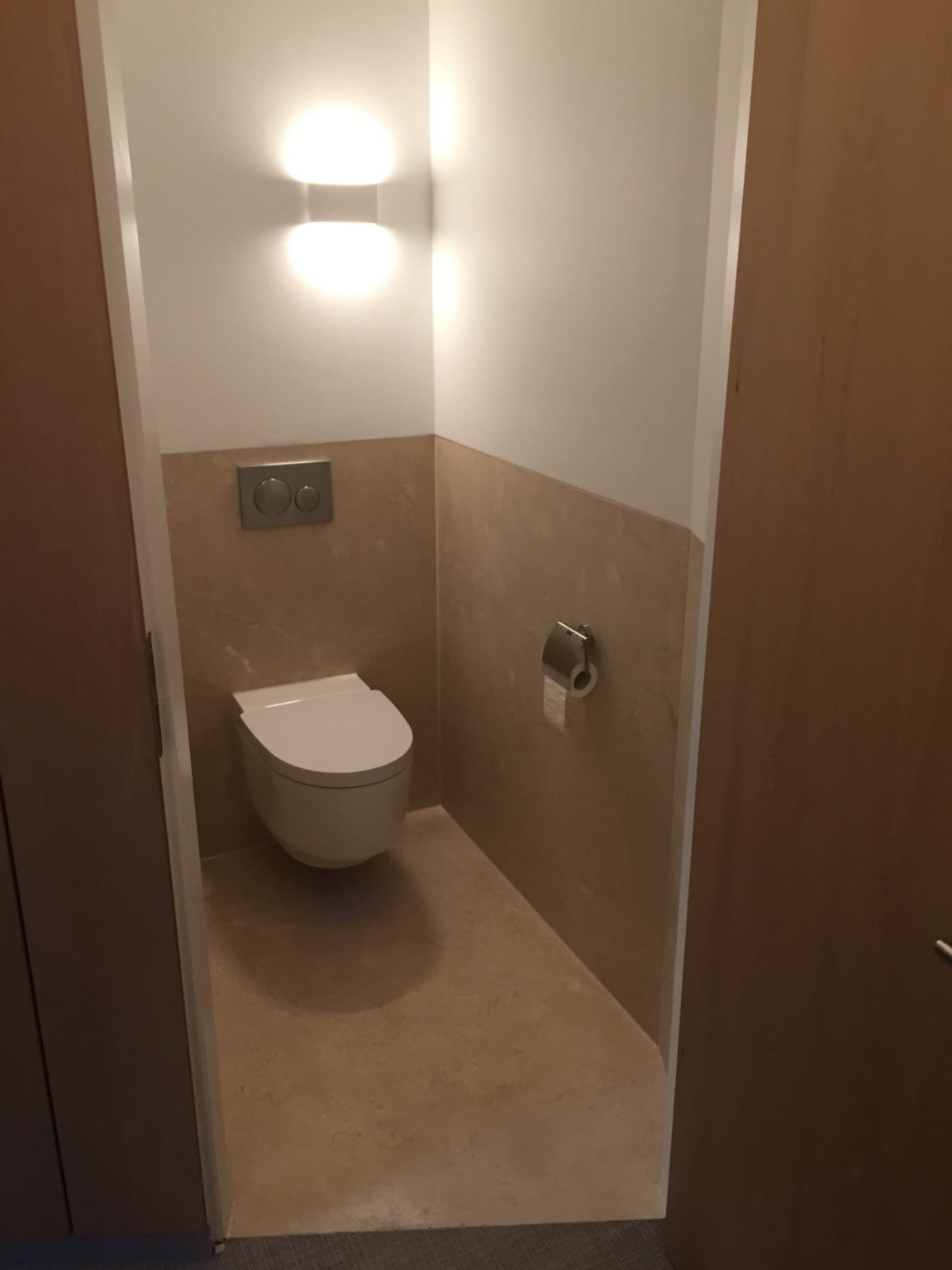 Crema Marfil wc scaled