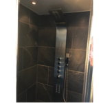 Douchehok bekleed met natuursteen carbon gold scaled
