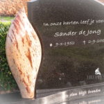 Granieten grafsteen met Ivory Brown zuil 1 scaled