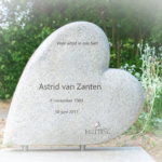 Grafsteen wit hartmodel scaled