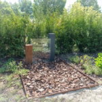 Grafmonument cortenstaal en glas scaled