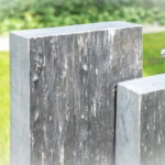 Grafmonument grijze leisteen scaled