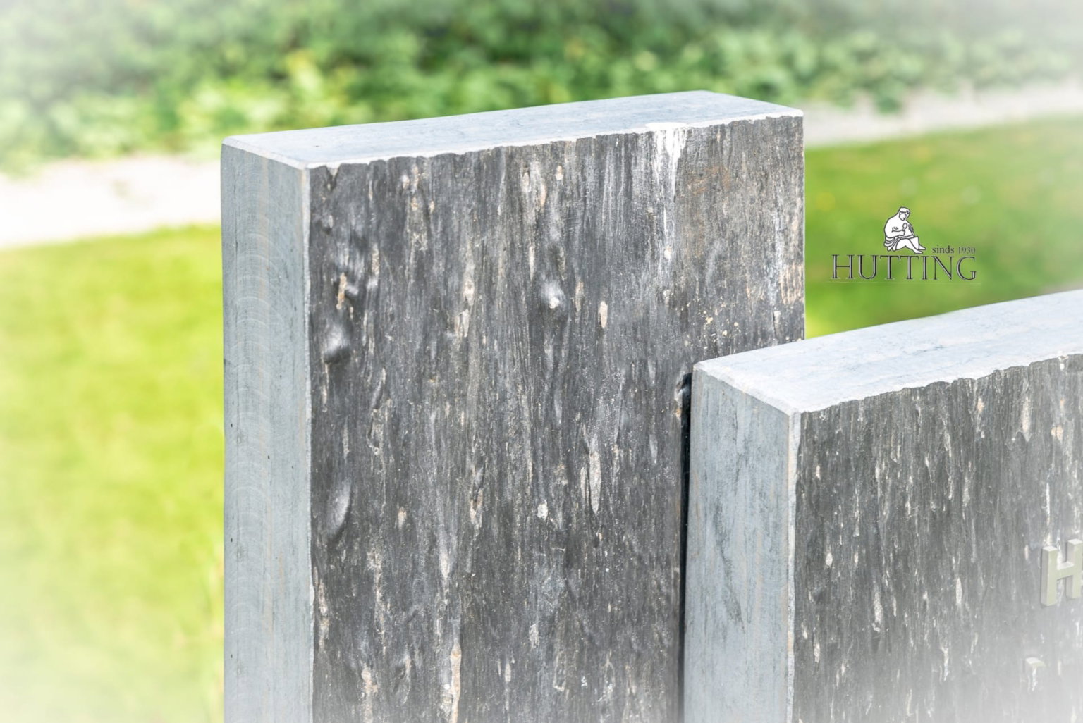 Grafmonument grijze leisteen scaled