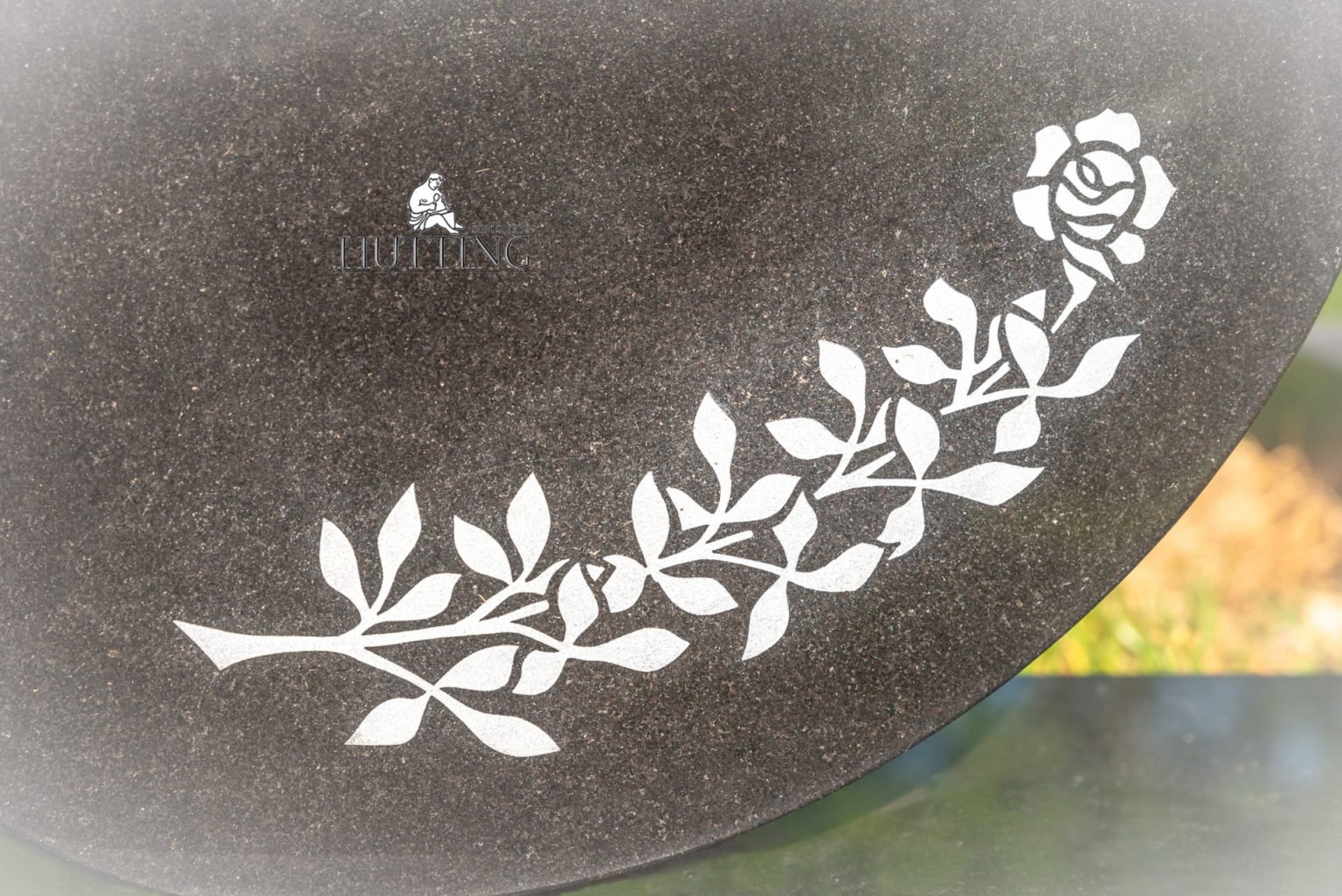 Grafmonument Yin Yang scaled