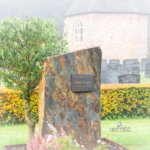 Leisteen grafmonument scaled