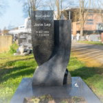 Grafmonument kunstwerk natuursteen scaled
