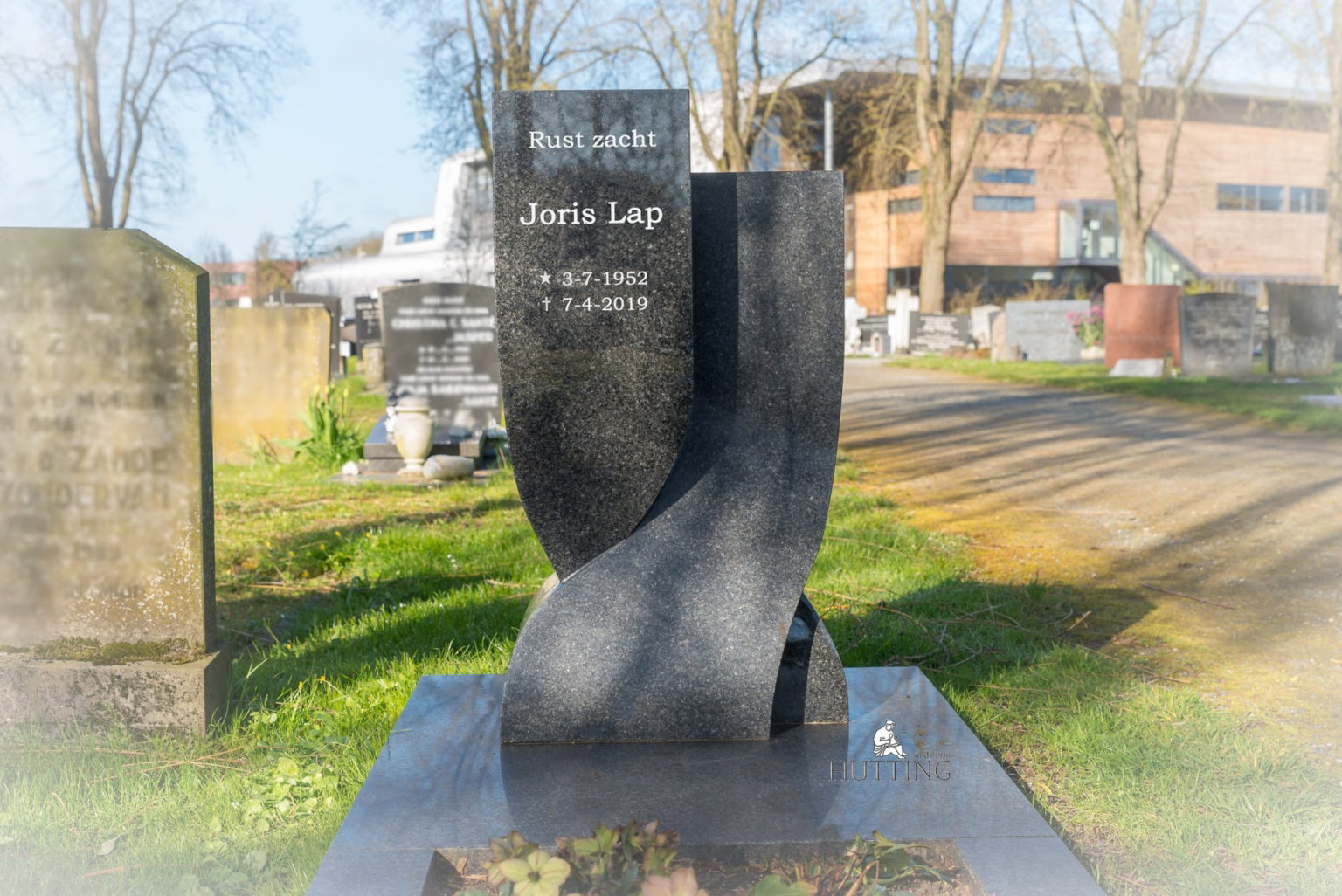Grafmonument kunstwerk natuursteen scaled