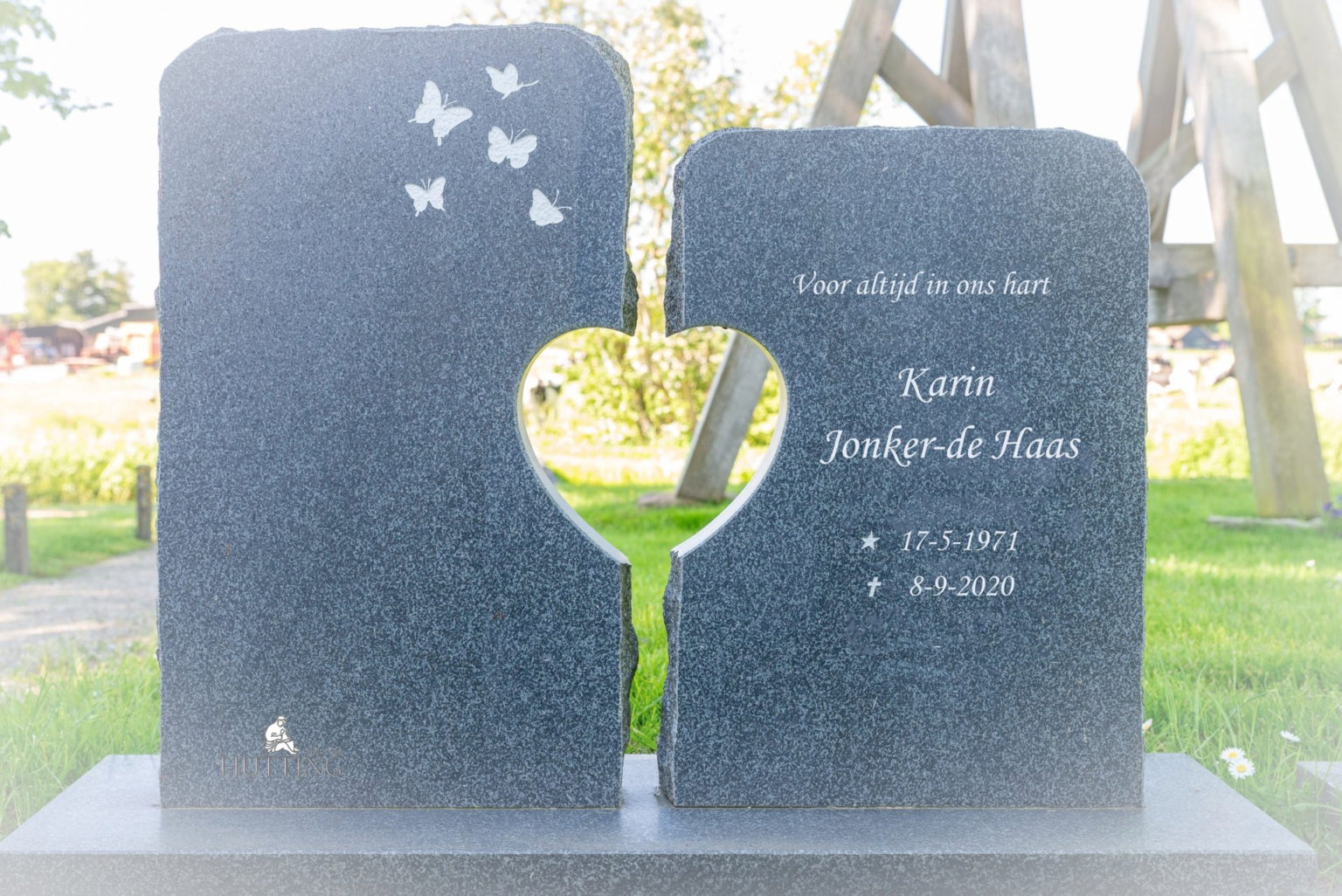 Grafsteen met hart scaled