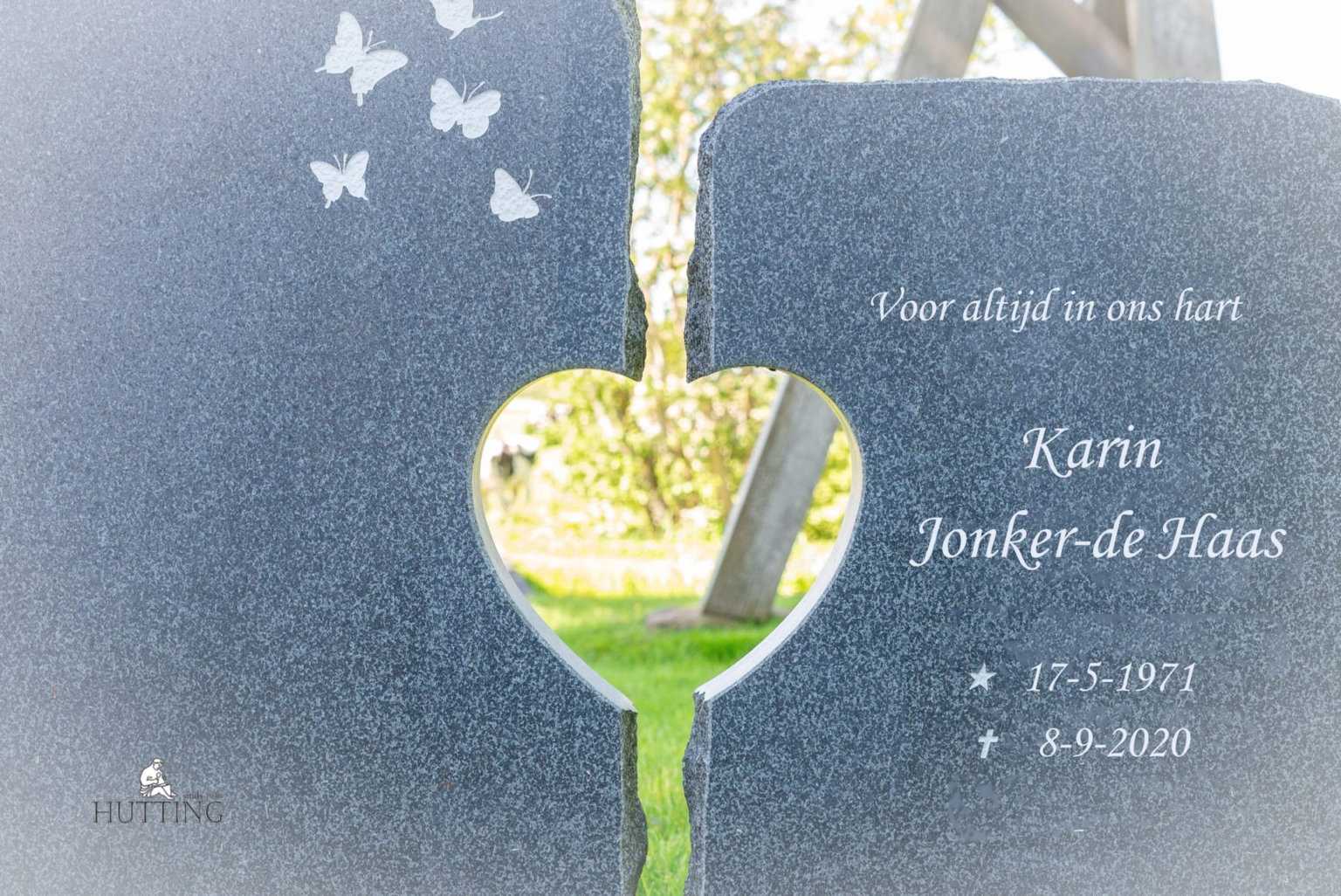 Grafsteen vrouw scaled