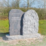 Grafmonument Himalaya graniet scaled
