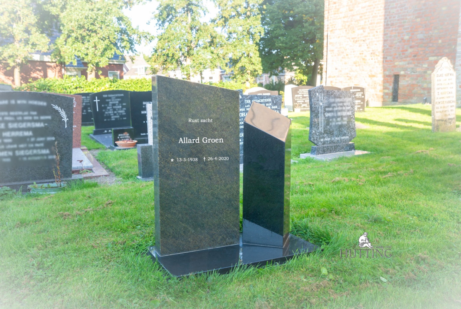 Emerald green grafmonument scaled