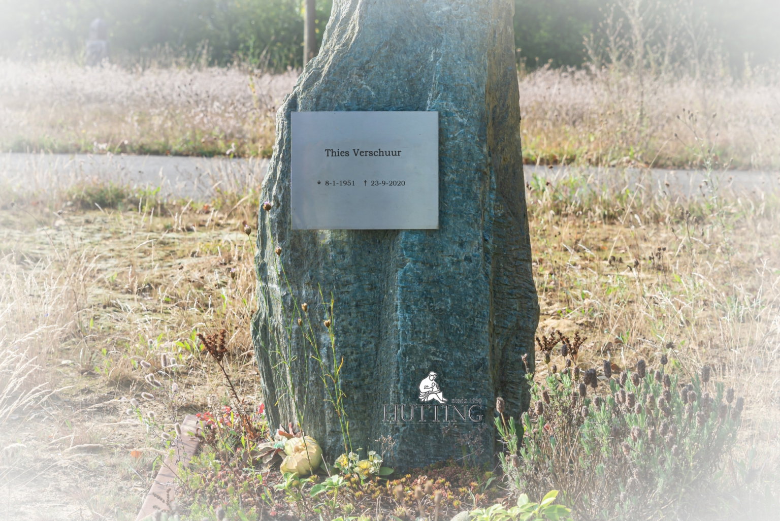 Grafsteen met RVS tekstplaatje scaled