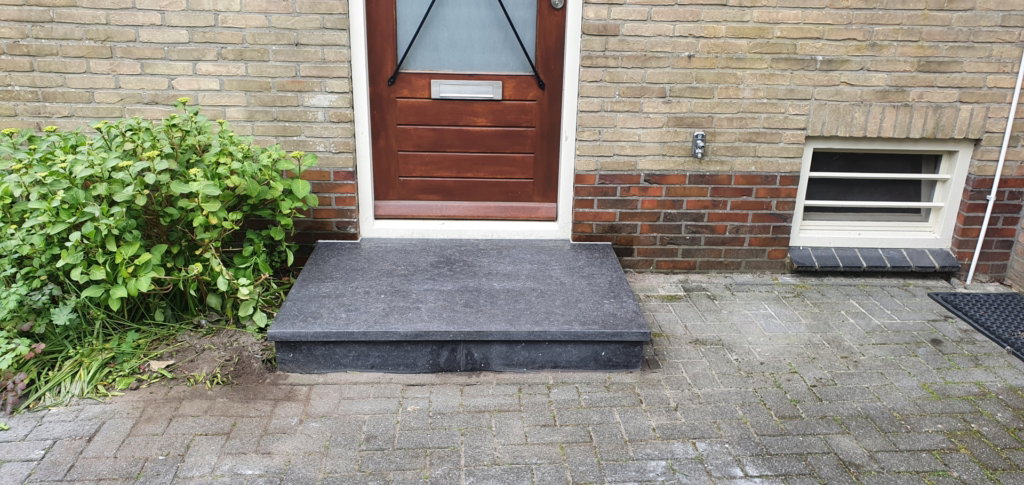Renovatie stoep Belgisch Hardsteen scaled