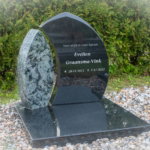 Grafsteen urn scaled