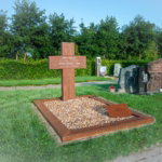 Grafmonument cortenstaal kruis scaled