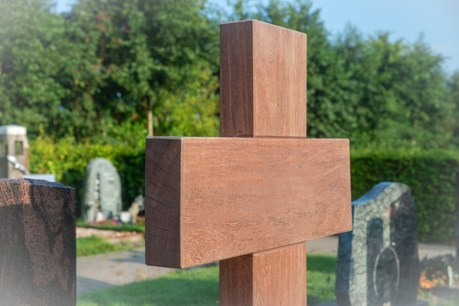 Kruis grafmonument scaled