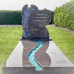 Grafmonument met engel scaled