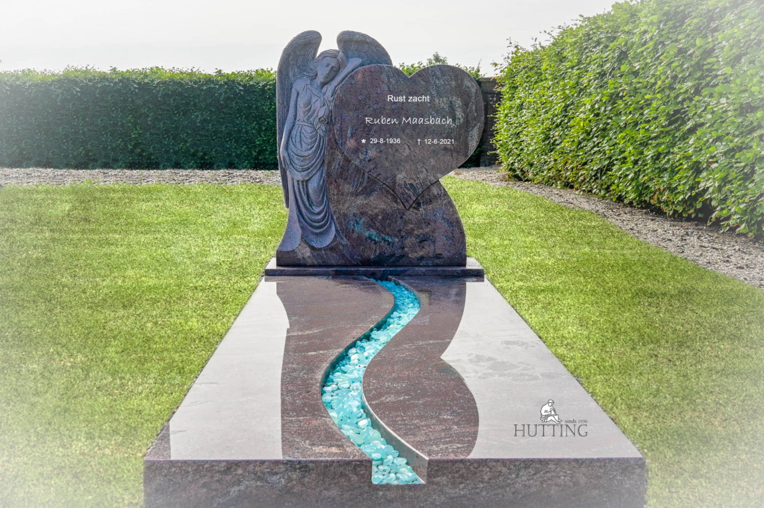 Grafmonument met engel scaled