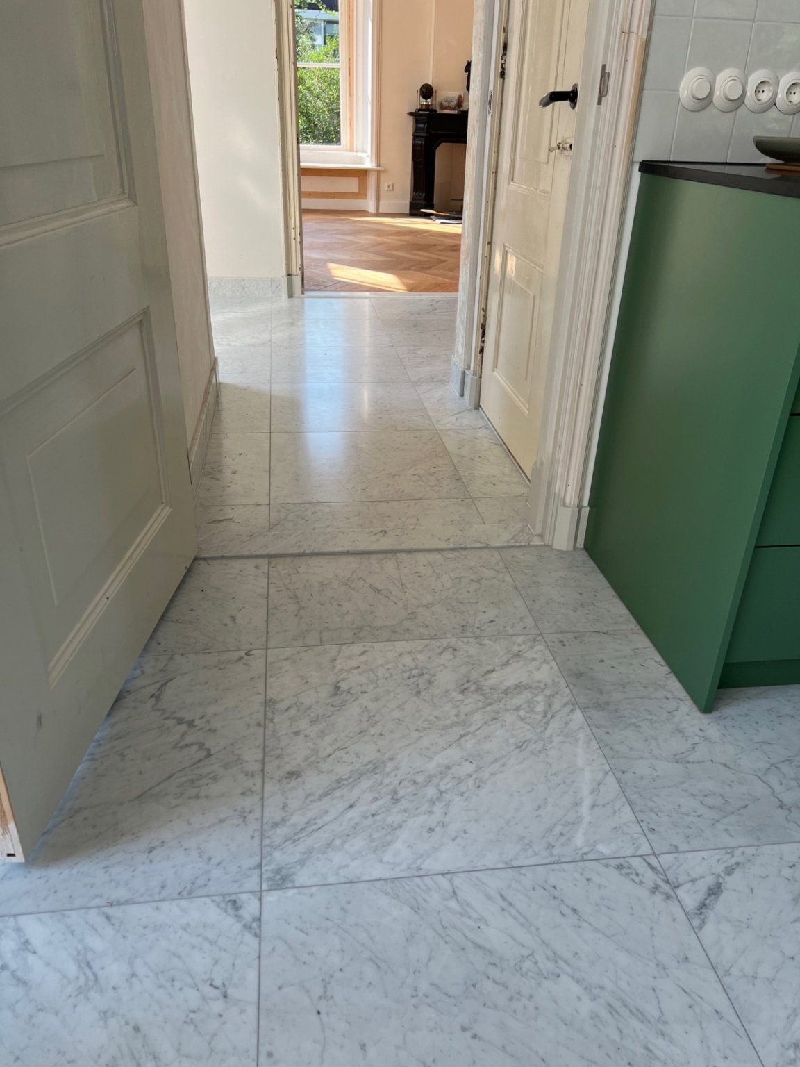 Carrara vloertegels scaled