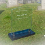 grafsteen met glas scaled