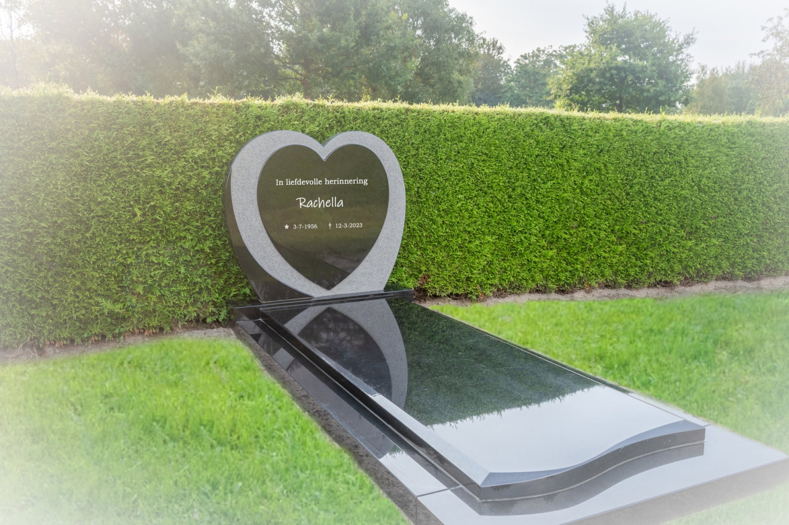 Grafmonument met hart scaled