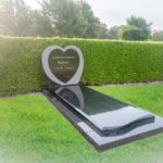 Grafsteen met hart scaled