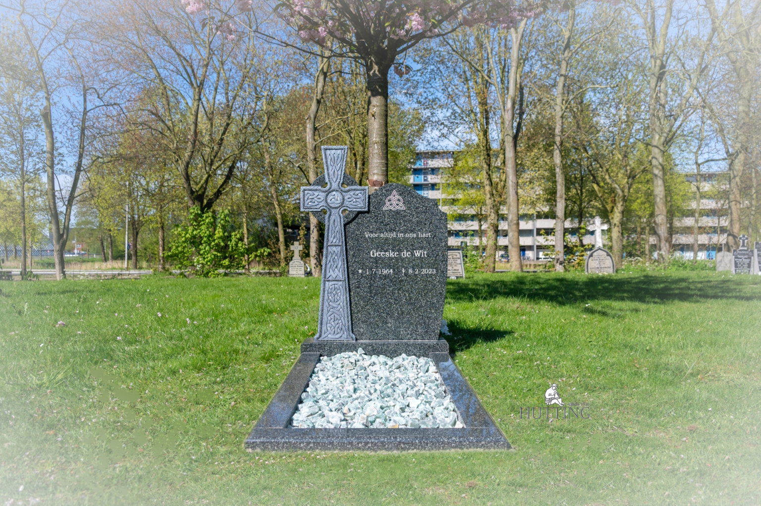Grafmonument tribal scaled