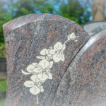 Grafsteen afbeelding bloem scaled