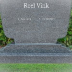 Sierlijk grafmonument scaled