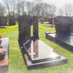 Grafsteen met kruis scaled