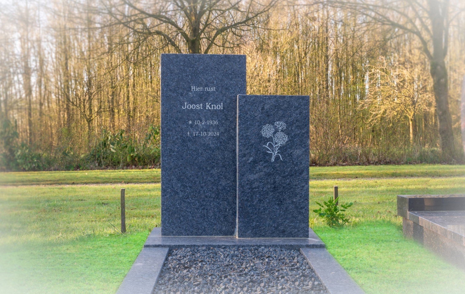 Grafsteen met bloem scaled