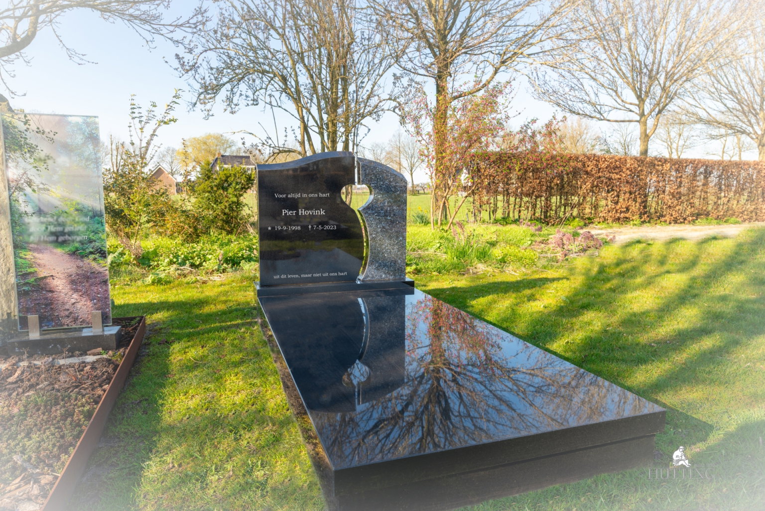 Grafmonument met hart scaled