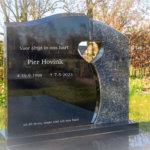 Grafsteen met hart scaled