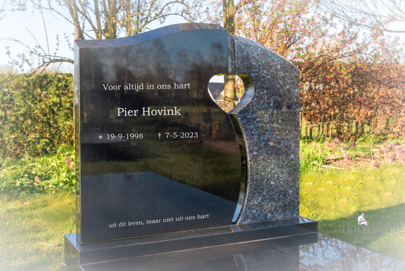 Grafsteen met hart scaled
