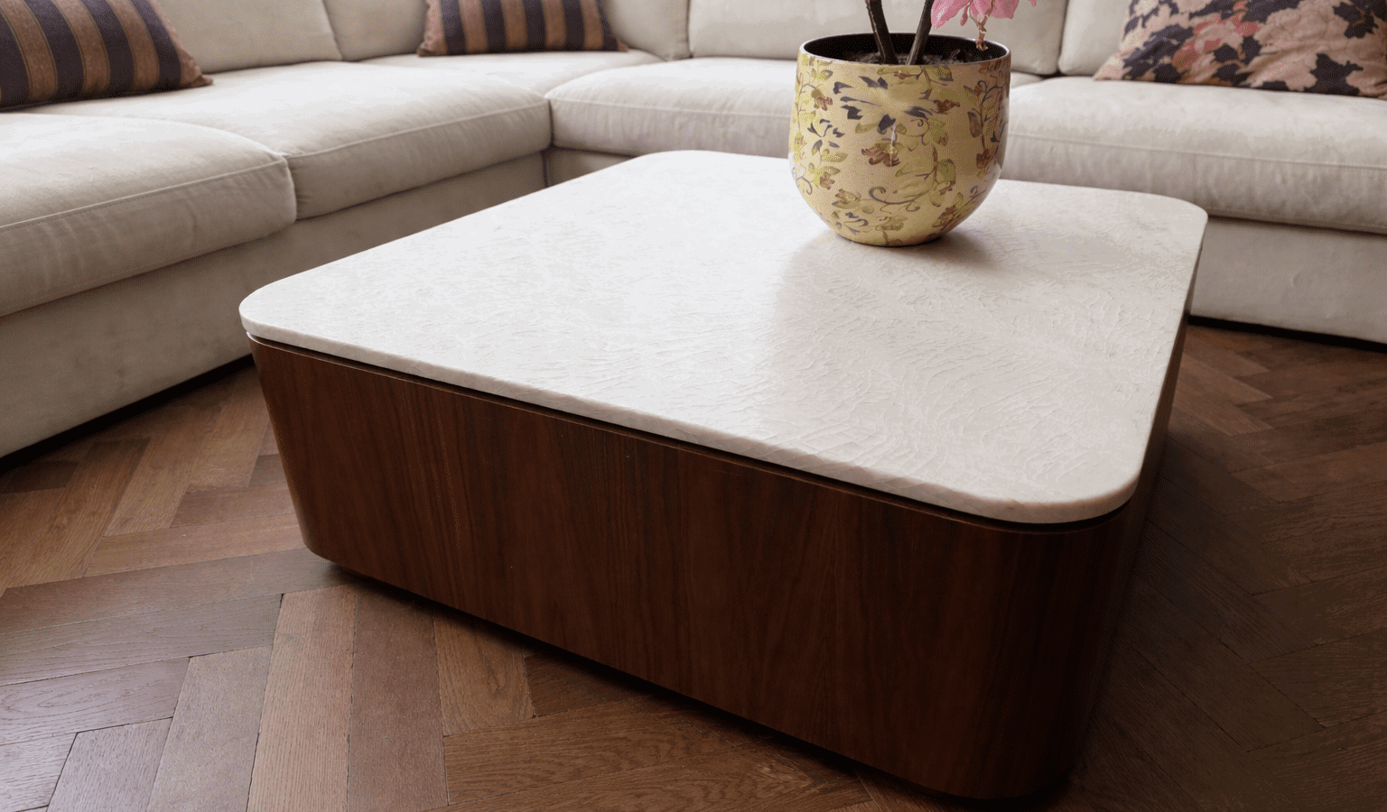 MEPPEL – Salontafel van Taj Mahal kwartsiet