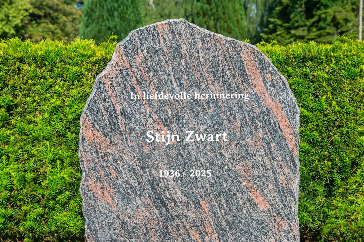 Grafsteen EZ 527-26